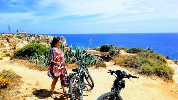 As praias desertas do Algarve.