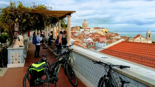 Visit 14 Lisbon Viewpoints by E-Bike. 