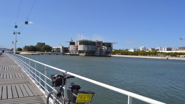 7a - park-of-nations-lisbon-bike-tour-oceanario-v1