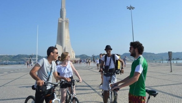 Aluga uma bicicleta para descobrir Lisboa.