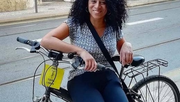 ALONE IN LISBON - TAKE A FREE BIKE TOUR