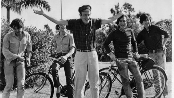 Descobre a Cidade dos Beatles de Bicicleta.