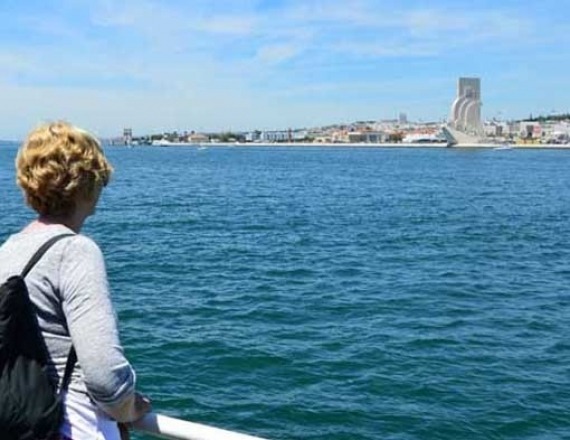 Belem-Caparica_Bike_Tour_Ferry_Tejo_Monumento_Descobrimentos_2_Torre