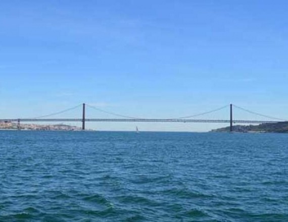 Belem-Caparica_Bike_Tour_Ferry_Tejo_Ponte_1