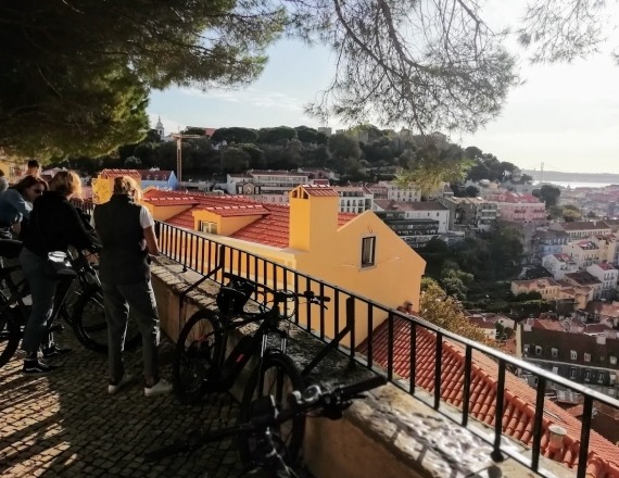 lisbon_viewpoints_by_bike_tour_45
