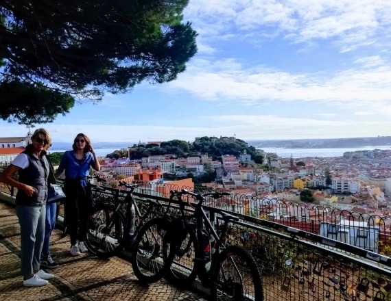 lisbon_viewpoints_by_bike_tour_43